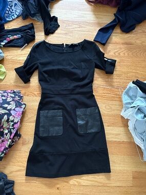 Dress for work with cuffed arms